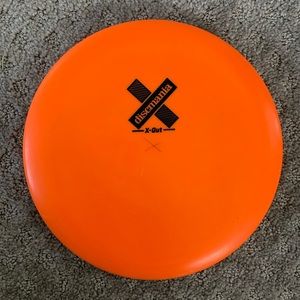 Discmania X-out P-line P2 (Disc golf putter)